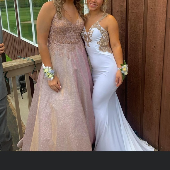 Gorgeous white and gold prom dress!! - Picture 4 of 4